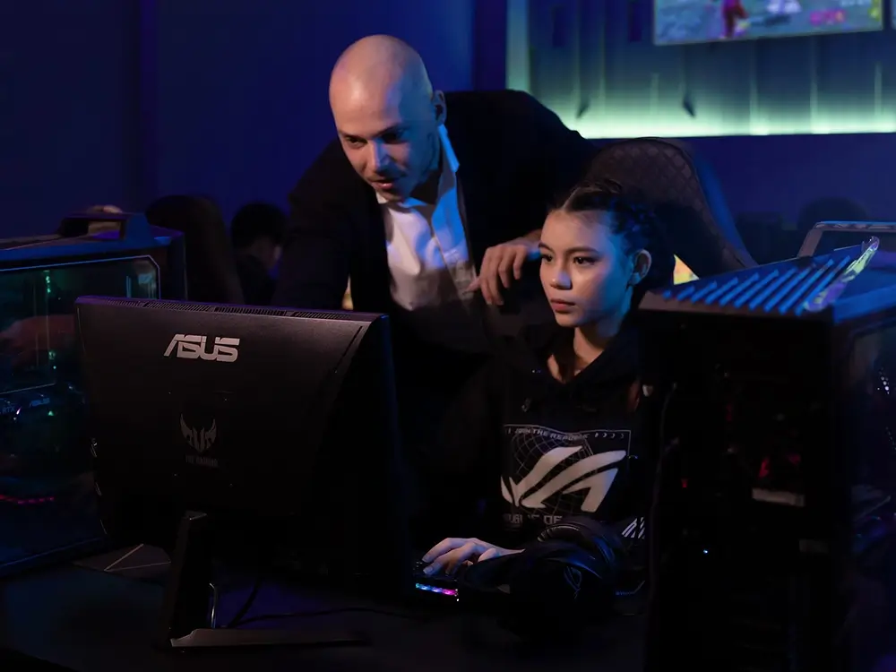 A girl playing an e-sport