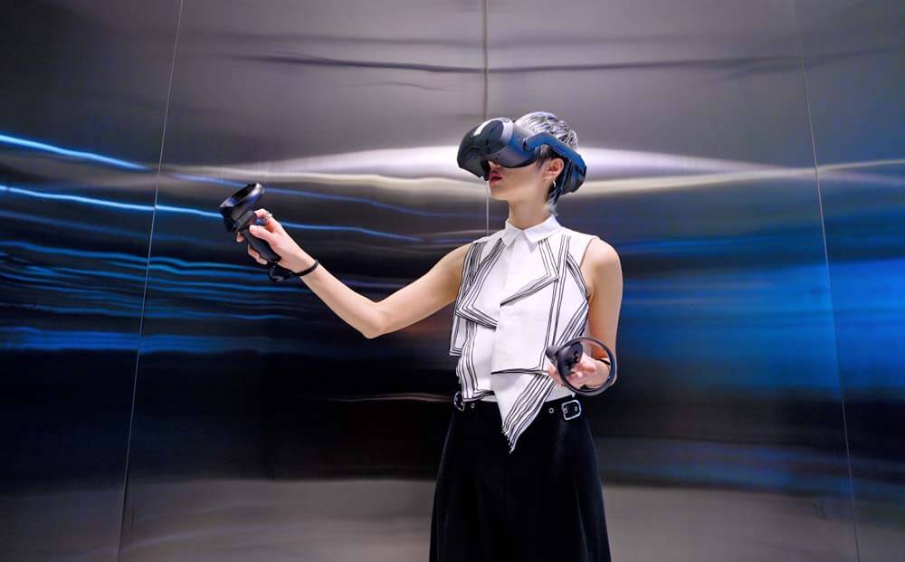HTC Vive Focus 3 headset
